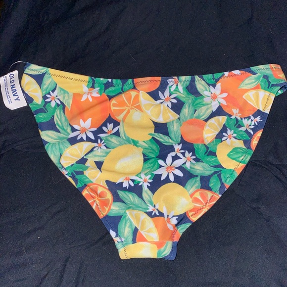 never warn bikini bottoms from old navy - Picture 2 of 6